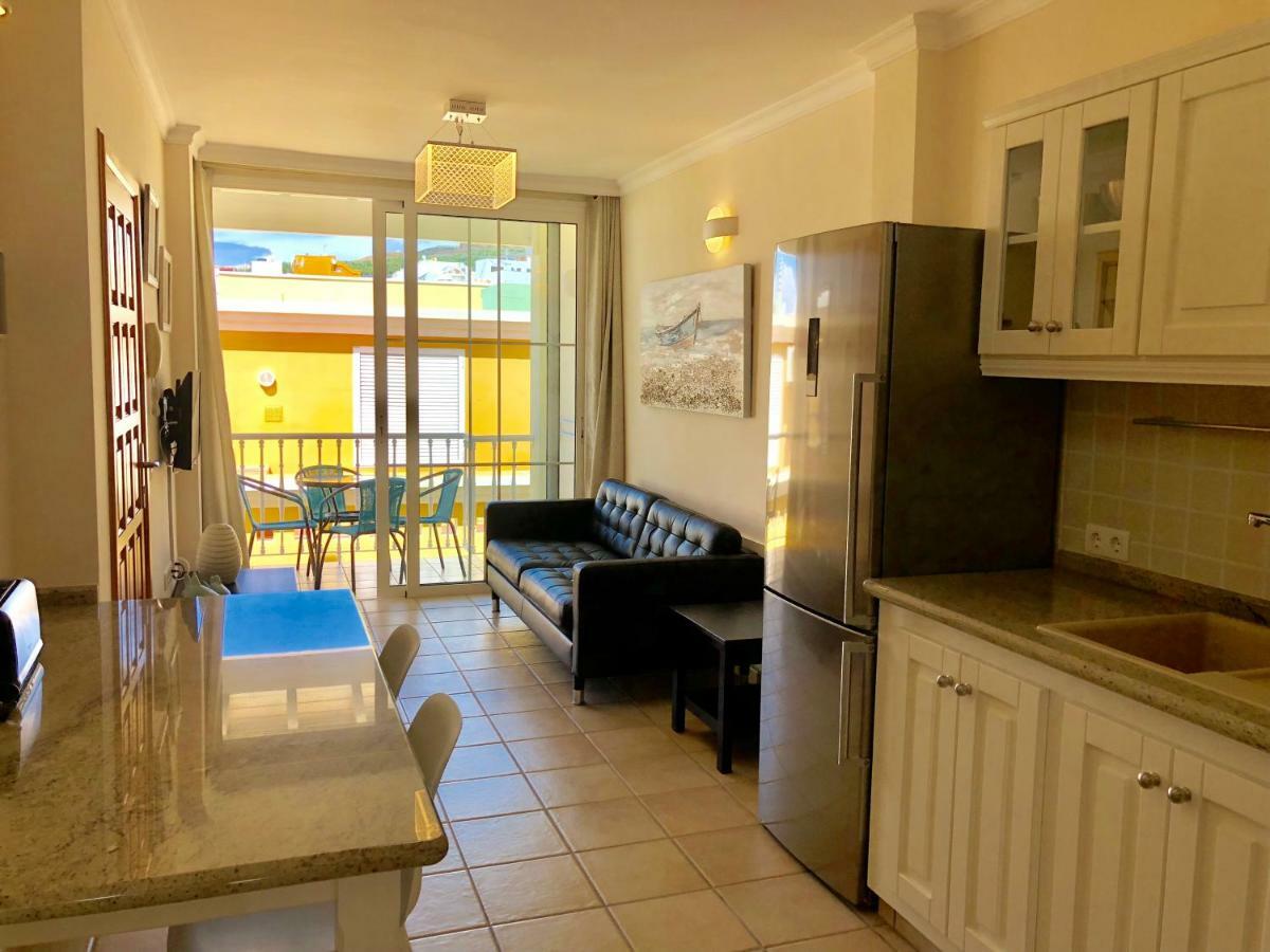 Apartamentos El Faro Puerto De Naos Extérieur photo