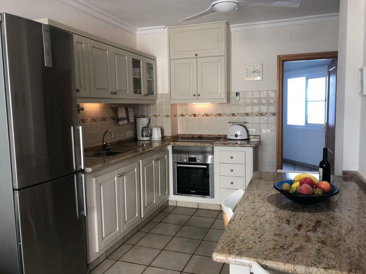 Apartamentos El Faro Puerto De Naos Extérieur photo
